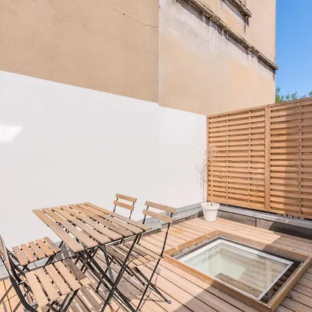 2 Bedroom House W/ Terrace, Near Train Stations & Metro-3